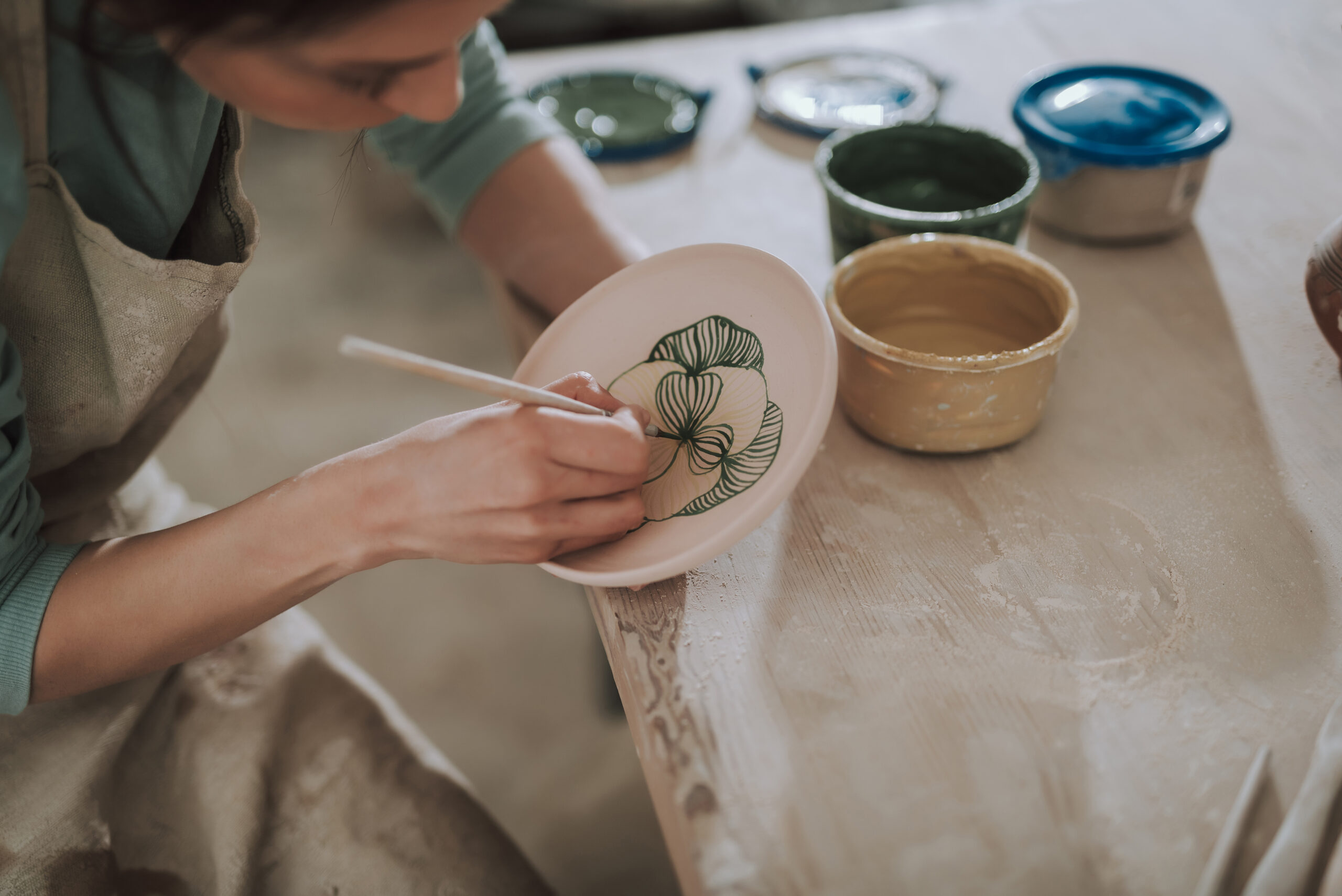 Concept pigment -Atelier peinture sur céramique